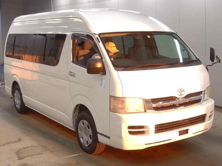 TOYOTA HIACE VAN